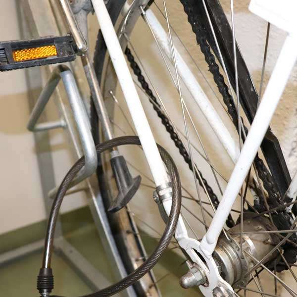 Fietsparkeren | Compact Fietsparkeren | FalcoVert verticaal fietsparkeren | image #6 |  verticaal fietsparkeren fietsenrek FalcoVert