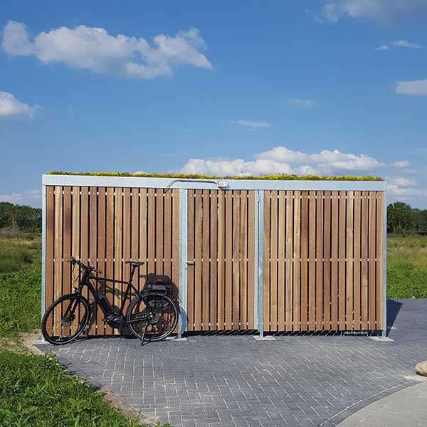 Fietsberging met groendak bij Biosintrum, Oosterwolde