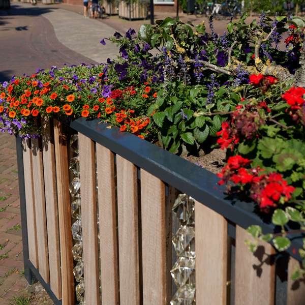 Straatmeubilair | Op maat gemaakt | Glinsterende plantenbakken | image #6 |  straatmeubilair plantenbak