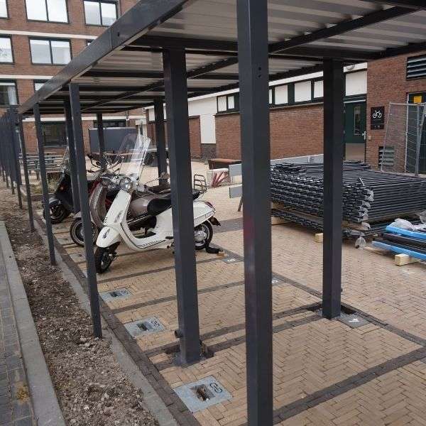 107637 parkeervoorzieningen scooters parkeren vastzetvoorziening overkapping fietsoverkapping