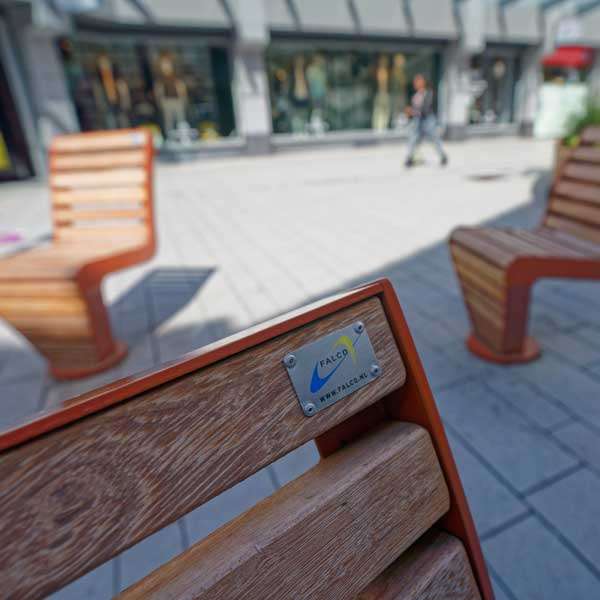 FalcoLinea straatmeubilair in Winkelcentrum Hellevoetsluis