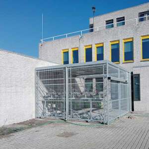 Week 10: Hoge FalcoLok Fietsoverkapping met Elektronische Toegang, Gemeentehuis Uithoorn