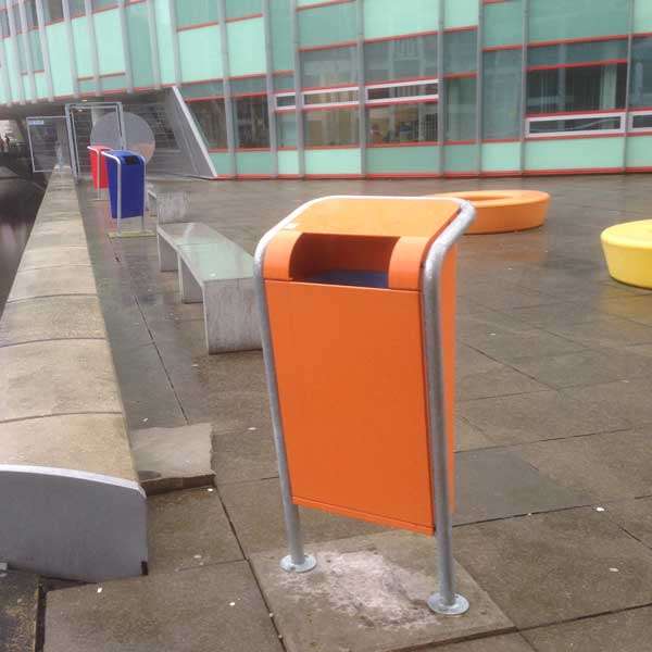 Straatmeubilair | Afvalbakken en asbakken | FalcoJona afvalbak 50 liter| Straatmeubilair afvalbak FalcoJona Straatmeubilair | Afvalbakken en asbakken | FalcoJona afvalbak 50 liter | image #13 | Straatmeubilair afvalbak FalcoJona