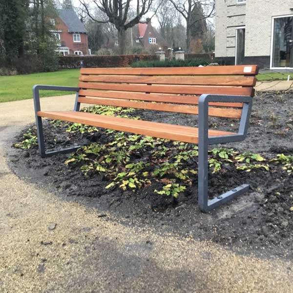 Straatmeubilair | Banken | FalcoNine buitenbank met rug, hout | image #3 |  straatmeubilair buitenbank zitbank parkbank FalcoNine