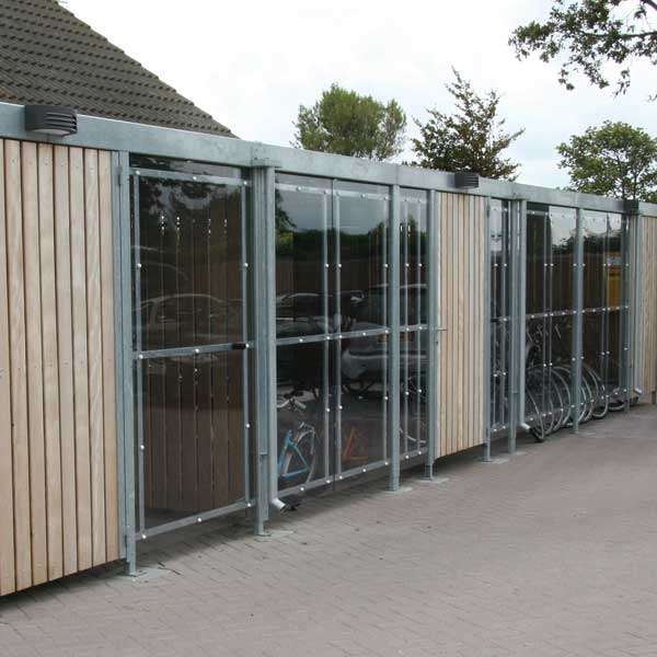 Overkappingen | Opties wandbekleding | Polycarbonaat of veiligheidsglas | image #4 |  wandbekleding glashelder polycarbonaat