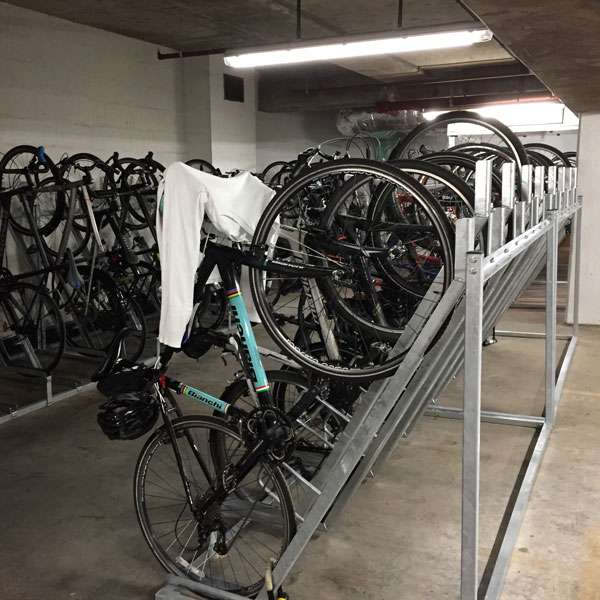 Fietsparkeren | Compact Fietsparkeren | FalcoVert verticaal fietsparkeren | image #7 |  verticaal fietsparkeren fietsenrek FalcoVert fietskelder