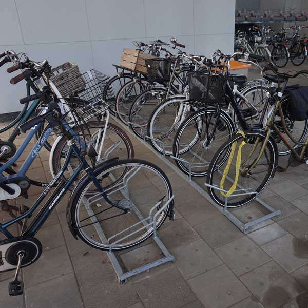 Fietsparkeren | Bijzondere fietsen | FalcoSound fietsenrek, laag | image #2 |  fietsparkeren fietsenrek FalcoSound buitenmodel fiets kratfiets