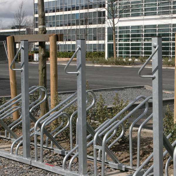 Fietsparkeren | Fietsenrekken met aanbindvoorziening | A-11 fietsenrek met aanbindpaal 00.610| Fietsparkeren | Fietsenrekken met aanbindvoorziening | A-11 fietsenrek met aanbindpaal 00.610 | image #3 |