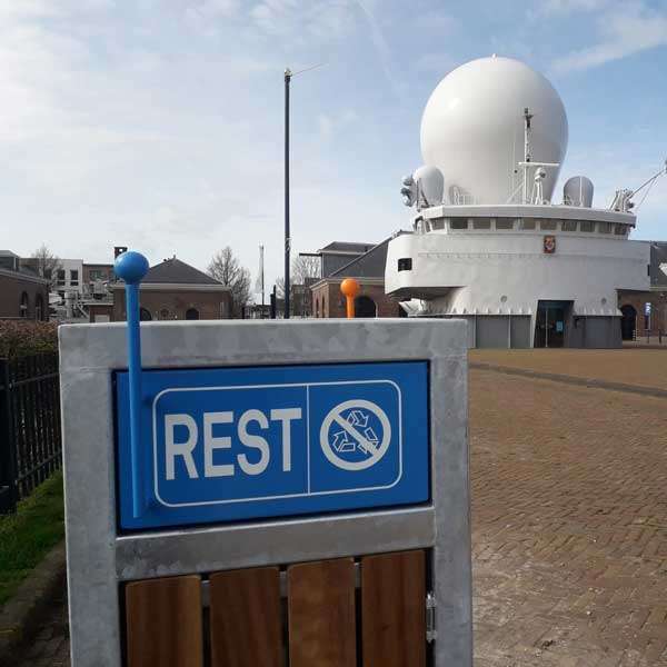 Straatmeubilair | Afvalbakken voor afvalscheiding | FalcoBloc afvalbak voor afvalscheiding| straatmeubilair afvalbak gescheiden afval duobak Straatmeubilair | Afvalbakken voor afvalscheiding | FalcoBloc afvalbak voor afvalscheiding | image #2 | straatmeubilair afvalbak gescheiden afval duobak