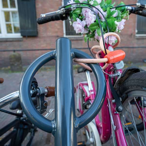 Fietsparkeren | Fietsenstandaards | Triangel-10 fietsstandaard| fietsparkeren fietsstandaard Triangel-10 FietsParKeur Fietsparkeren | Fietsenstandaards | Triangel-10 fietsstandaard | image #3 | fietsparkeren fietsstandaard Triangel-10 FietsParKeur