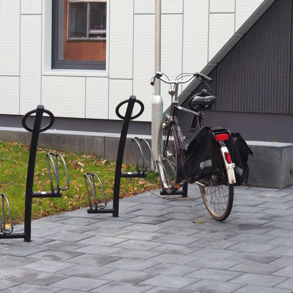 Fietsparkeren | Fietsenstandaards | Triangel-10 fietsstandaard| fietsparkeren fietsstandaard Triangel-10 FietsParKeur gepoedercoat Fietsparkeren | Fietsenstandaards | Triangel-10 fietsstandaard | image #8 | fietsparkeren fietsstandaard Triangel-10 FietsParKeur gepoedercoat