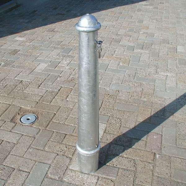 Verkeersvoorzieningen | Afzetpalen | Bowlers uitneembare afzetpaal, conisch| verkeersvoorzieningen afzetpaal uitneembaar cilinderslot Bowler conisch Verkeersvoorzieningen | Afzetpalen | Bowlers uitneembare afzetpaal, conisch | image #4 | verkeersvoorzieningen afzetpaal uitneembaar cilinderslot Bowler conisch