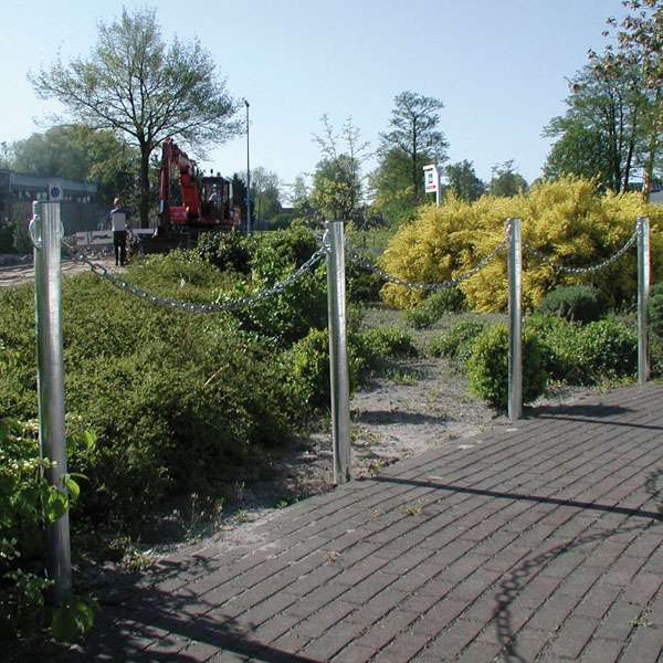 Verkeersvoorzieningen | Afzetpalen | Kettingpaal, vast | image #3 |  verkeersvoorzieningen afzetpalen kettingpaal