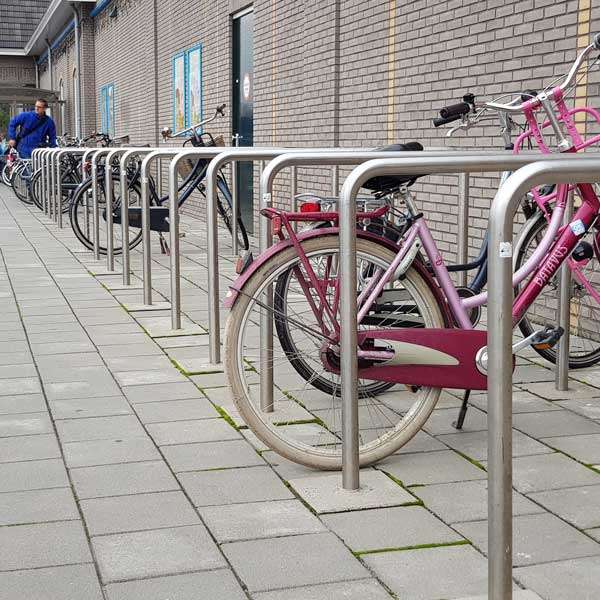 Fietsparkeren | Fietsaanleunbeugels | FalcoLean RVS Fietsaanleunbeugel met of zonder tussenbuis | image #4 |  fietsparkeren RVS fietsaanleunbeugel zonder tussenbuis