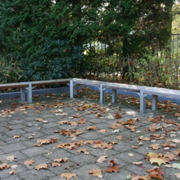 Picknicktafels en hoekbanken voor schoolplein Reitdiep College - 3 Picknicktafels en hoekbanken voor schoolplein Reitdiep College - 3