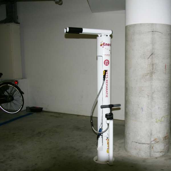 fietsparkeren fietsaanleunbeugel fietsreparatiezuil fietsophangsysteem Falco fietsparkeren fietsaanleunbeugel fietsreparatiezuil fietsophangsysteem Falco