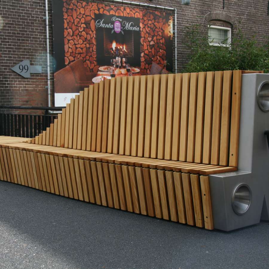 Spaceshuttle-bank ter ere van Wubbo Ockels