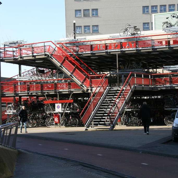Fietsflat uitgebreid met etage-fietsenrekken FalcoLevel