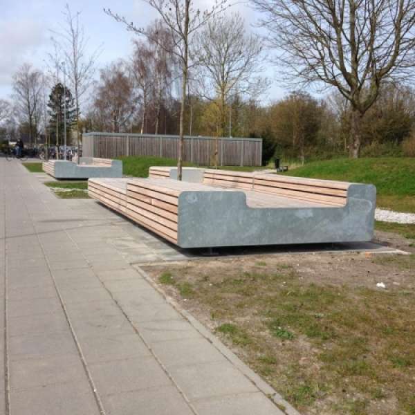 Buitenterrein rsg Wiringherlant ondergaat metamorfose met Falco straatmeubilair - 2