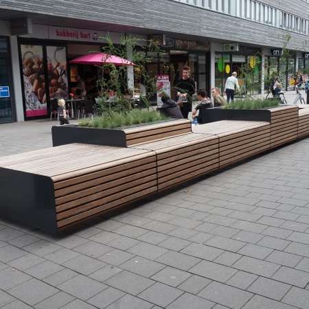 FalcoLinea boombakken en XXL banken voor centrum Stadshagen, Zwolle