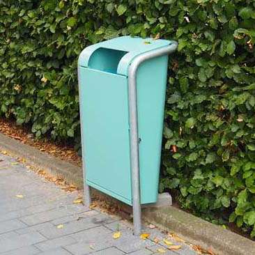 Uitneembare palen en afvalbakken voor terrein Arentheem College