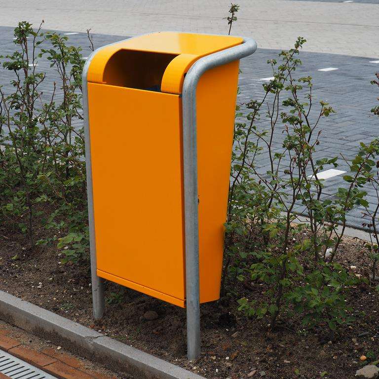 Uitneembare palen en afvalbakken voor terrein Arentheem College