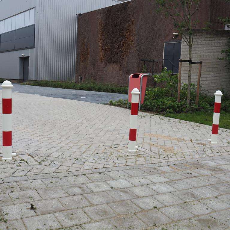 Uitneembare palen en afvalbakken voor terrein Arentheem College