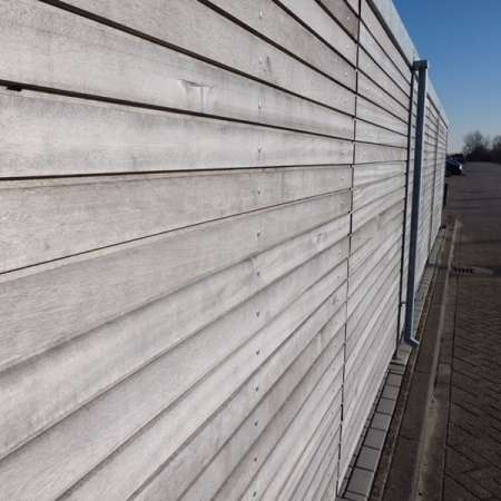 71937_FalcoLok_stalling_vergrijsd_hout