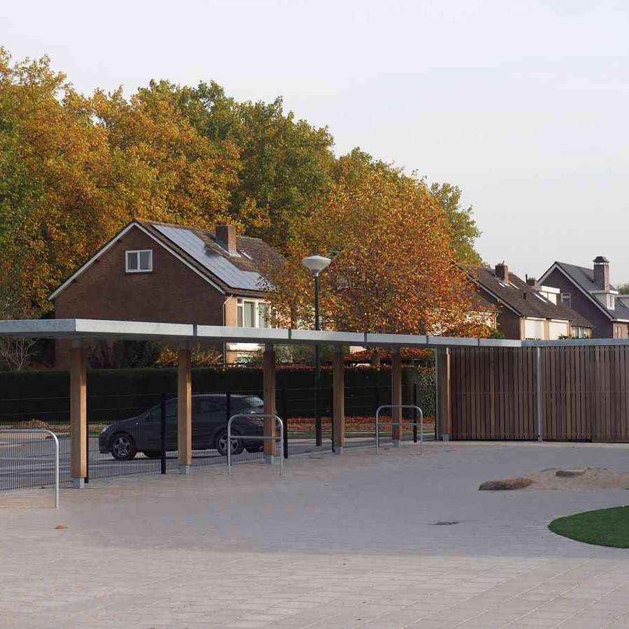 82837 FalcoSpan overkapping houten kolommen