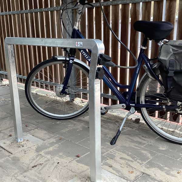 Fietsparkeren | Fietsaanleunbeugels | FalcoForce fietsaanleunbeugel met oplaadpunten| fietsparkeren fietsaanleunbeugel nietje fietsbeugel Fietsparkeren | Fietsaanleunbeugels | FalcoForce fietsaanleunbeugel met oplaadpunten | image #5 | fietsparkeren fietsaanleunbeugel nietje fietsbeugel