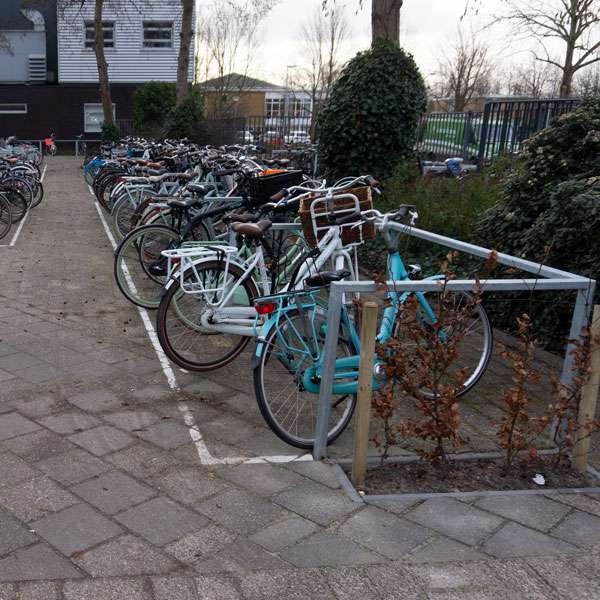 Fietsparkeren | Bijzondere fietsen | FalcoGrid fietsafscheiding enkelzijdig | image #8 |  fietsparkeren fietsafscheiding geleidehek fietsafzetting