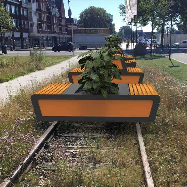 Straatmeubilair | Inspiratie | Straatmeubilair op spoorlijn | image #1 |  straatmeubilair plantenbak