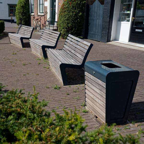 Herinrichting De Kaai Strijen met Falco straatmeubilair