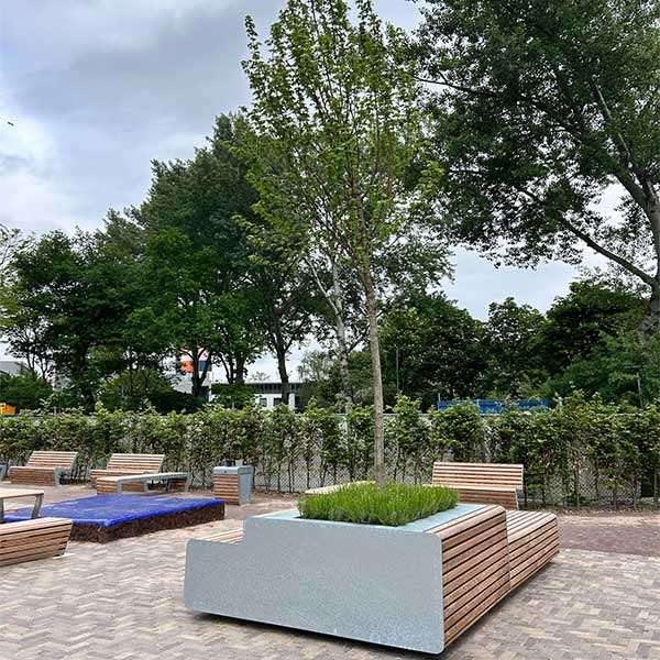 Straatmeubilair | Op maat gemaakt | Comfort op elk niveau: maatwerk straatmeubilair voor Amsterdams ziekenhuis| 140267 140442 140443 straatmeubilair buitenbank boombank picknickset Straatmeubilair | Op maat gemaakt | Comfort op elk niveau: maatwerk straatmeubilair voor Amsterdams ziekenhuis | image #3 | 140267 140442 140443 straatmeubilair buitenbank boombank picknickset