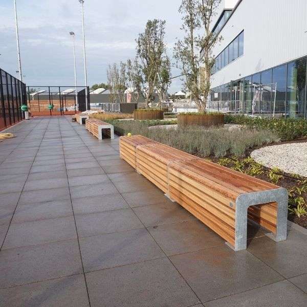 101967 + 107012 tribunebanken buitenbanken zitbanken banken sportcentrum