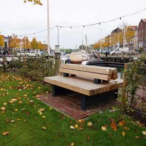 Meer groen en straatmeubilair aan Bierkade in Oud Beijerland