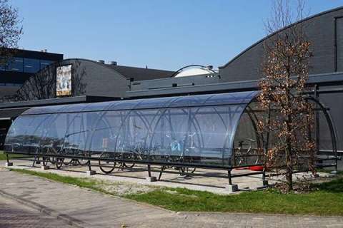 107199 transparante fietsoverkapping fietsparkeren
