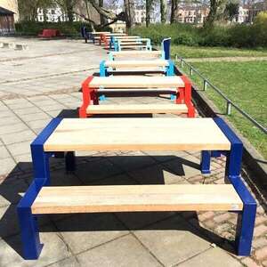Projecten | Kleurrijk straatmeubilair op schoolplein | image #1 | 114235 straatmeubilair afvalbak picknicksets picknicktafel