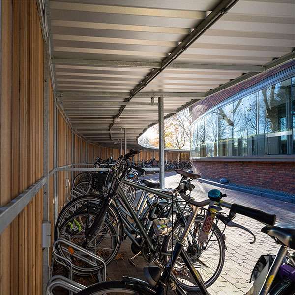 116144 fietsoverkapping fietsenrekken unieke vorm