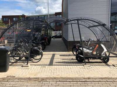 123428 fietsoverkapping circulair fietsenrekken oplaadpunt