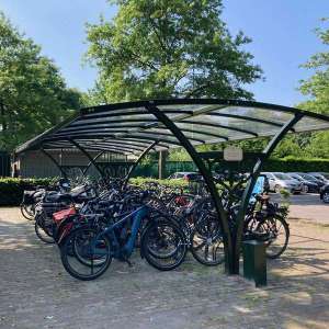 Overkappingen | Op maat gemaakt | Maatwerk fietsoverkapping voor een sprookjesachtig pretpark | image #1| 127649 fietsoverkapping fietsparkeren op maat