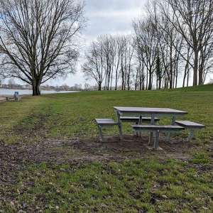 Projecten | Straatmeubilair en fietsparkeren bij recreatiepark De Zandmeren | image #1 | 130680 fietsparkeren straatmeubilair buitenbank fietsaanleunbeugel