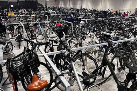 135784  fietsparkeren schoolplein fietsenrek fietsafscheiding