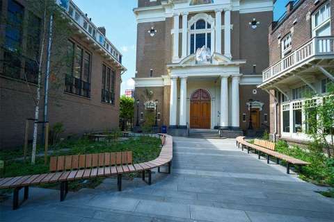 141027 straatmeubilair buitenbanken bank Paradijskerk Rotterdam