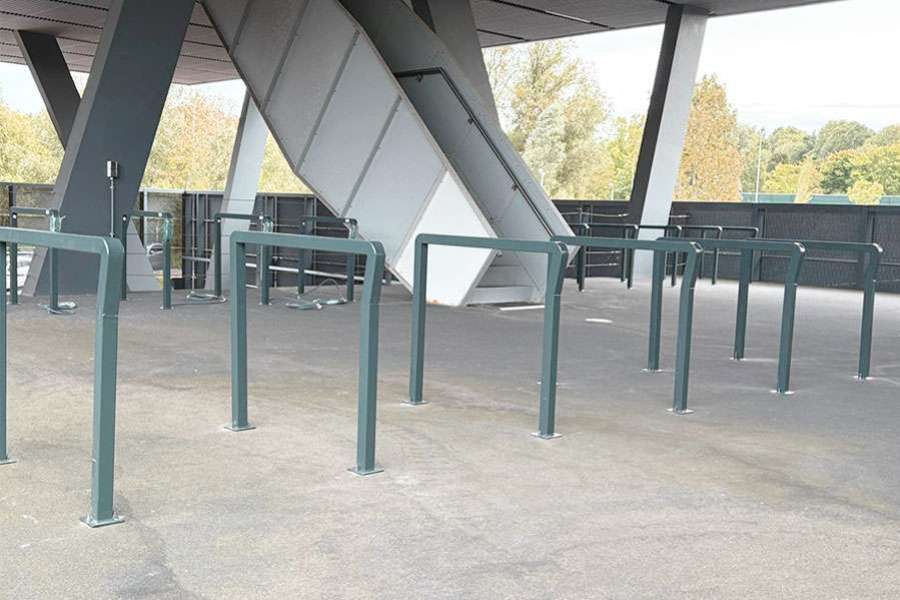 144091 FalcoForce fietsaanleunbeugel met oplaadpunt