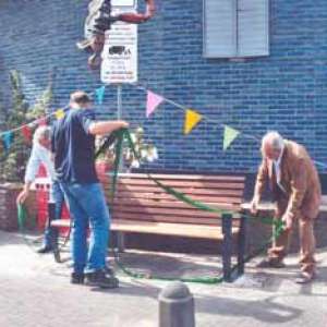Twee Relaxbanken in Zevenbergen geplaatst voor programma