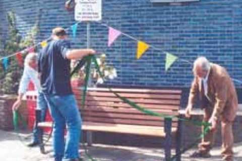 Twee Relaxbanken in Zevenbergen geplaatst voor programma