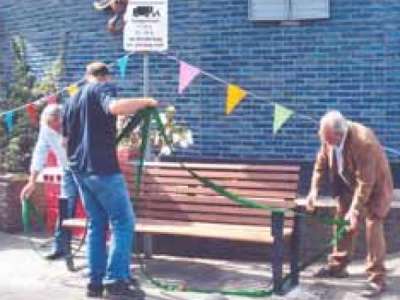 Twee Relaxbanken in Zevenbergen geplaatst voor programma