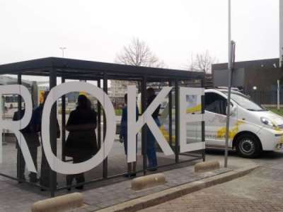 Voor vertrek..nog even naar de rokerscabine