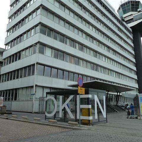Voor vertrek..nog even naar de rokerscabine